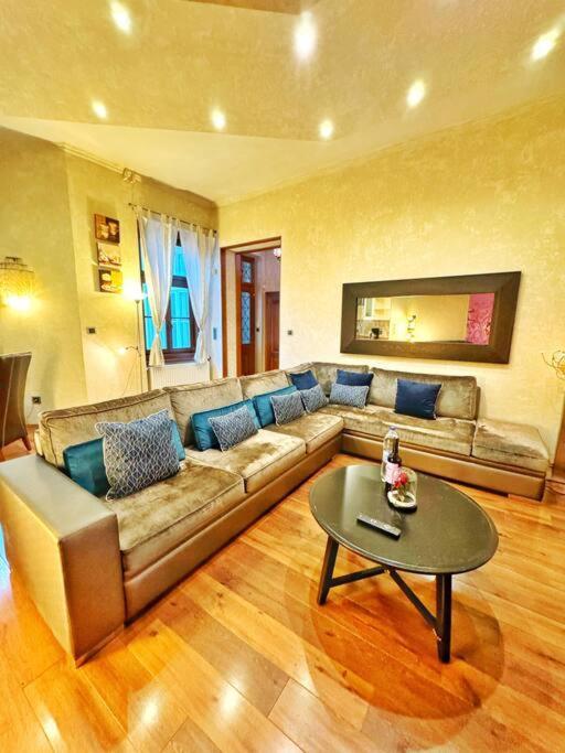 Ultra Central Apartment / 10 Ppl Budapeste Exterior foto
