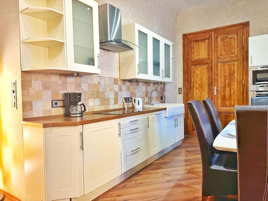 Ultra Central Apartment / 10 Ppl Budapeste Exterior foto