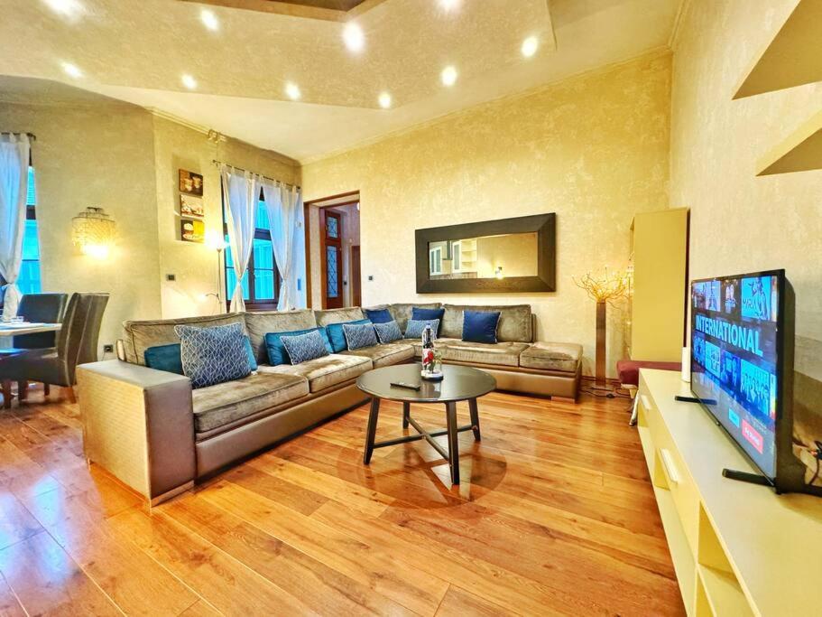 Ultra Central Apartment / 10 Ppl Budapeste Exterior foto